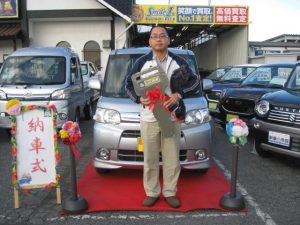 中古車　タント　ハイトール　駐車場　立体