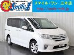 中古車　セレナ2.0　ハイウェスター　後部席モニター